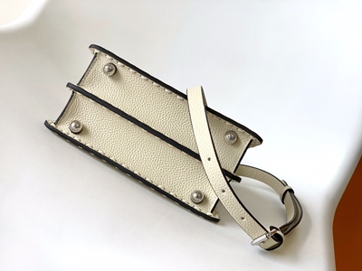 フェンディバッグ内部構造